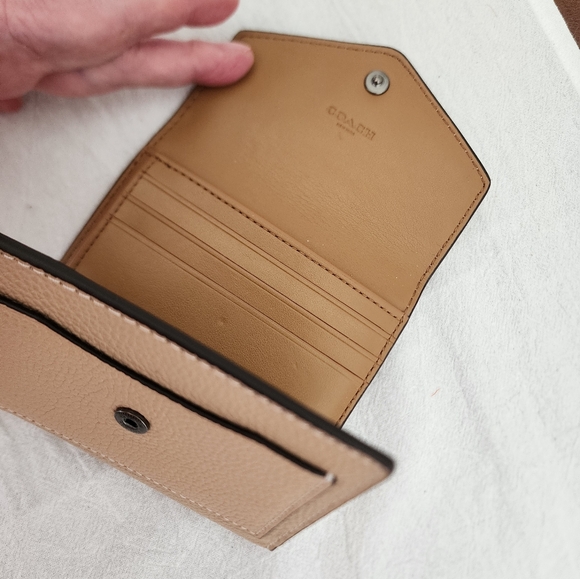 Coach Wyn Wallet w/Prarie Rivets GUC - Picture 3 of 6